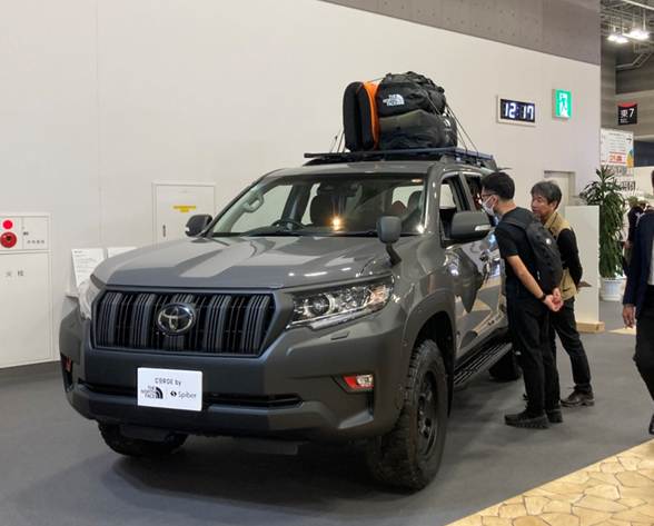 荷物を運ぶ車
AI 生成コンテンツは誤りを含む可能性があります。